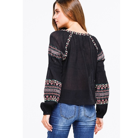 BOHO BEAUTIFUL!  Blouson Sleeve Embroidered Top - Picture 5 of 8